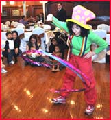 Entertainer Daisy Doodle performing for kids at toddler childrens party in ny