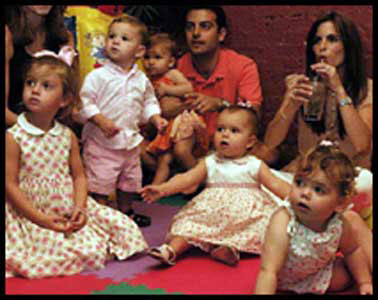 Babies and 1 year olds are wowed by performer Daisy Doodle's Teeny Toddler  birthday party Westchester NY